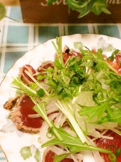 ぱぱっと!鰹のタタキと野菜のサラダ-レシピのメイン写真