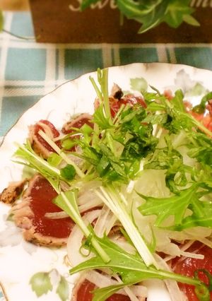 ぱぱっと！鰹のタタキと野菜のサラダ-レシピのメイン写真