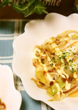 ぱぱっと！モヤシとキャベツの炒め物-レシピのメイン写真