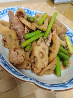 豚肉とにんにくの芽とレンコン炒め-レシピのメイン写真