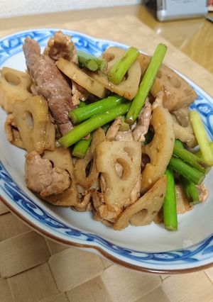 豚肉とにんにくの芽とレンコン炒め-レシピのメイン写真
