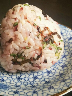 五穀米の大葉塩昆布おにぎり-レシピのメイン写真