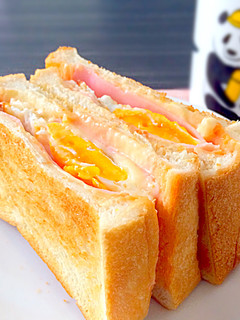 オーロラソースで目玉焼きサンド♡-レシピのメイン写真