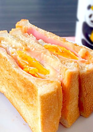 オーロラソースで目玉焼きサンド♡-レシピのメイン写真