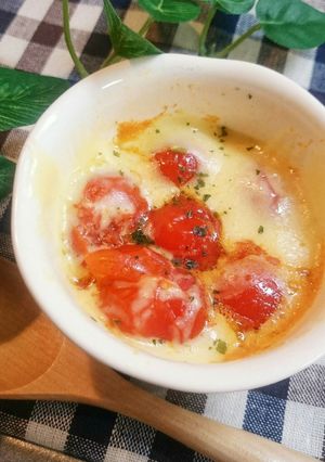 トマトとチーズのあっちっちココット-レシピのメイン写真