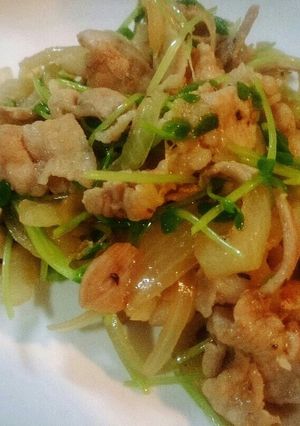 豆苗と薄切り豚バラ肉のポン酢炒め-レシピのメイン写真
