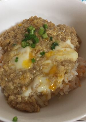 10分で完成。鶏ミンチフワフワの親子丼-レシピのメイン写真