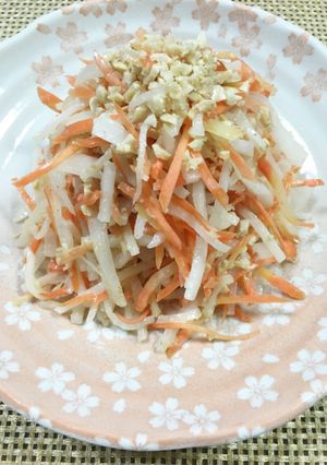 まるごと大根とにんじんのごまドレサラダ-レシピのメイン写真