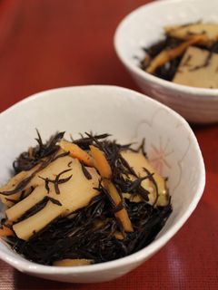 夕食弁当に♪筍と人参入りの生ひじきの煮物-レシピのメイン写真
