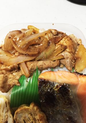 ☆お弁当☆豚肉の甘辛煮丼-レシピのメイン写真