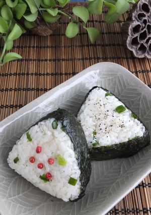 味噌じゃこで和風のオリーブオイルおにぎり-レシピのメイン写真