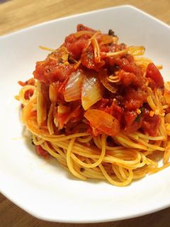 玉ねぎとエノキのトマトソースパスタ-レシピのメイン写真