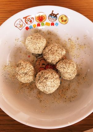 離乳食のおやつ 楽チンきな粉ミルクにぎり-レシピのメイン写真