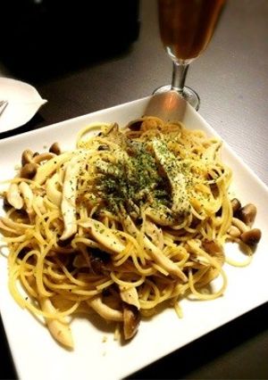 簡単!たっぷりきのこのペペロンチーノ-レシピのメイン写真