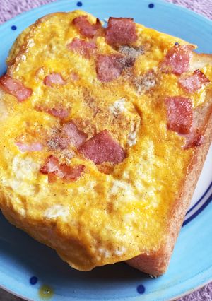 ズボラでゴメン！食パン枠ベーコンオムレツ-レシピのメイン写真