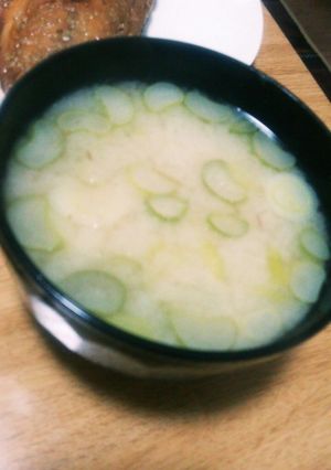 白味噌と鰹節のお味噌汁-レシピのメイン写真