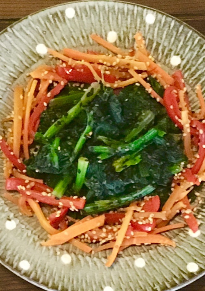 ☆胡麻は白と黒、野菜は赤と緑のお浸し-レシピのメイン写真