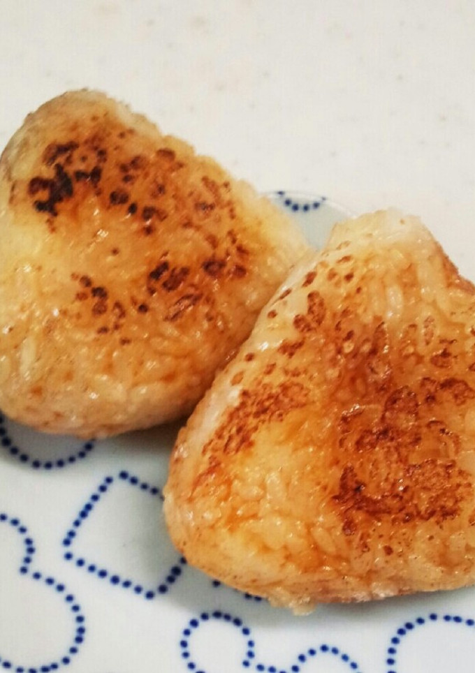 焼き肉のタレで簡単焼きおにぎり♪-レシピのメイン写真