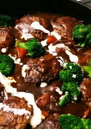 ビーフシチュールーで 煮込みハンバーグ-レシピのメイン写真