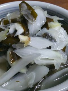 新玉ねぎとワカメの酢の物-レシピのメイン写真
