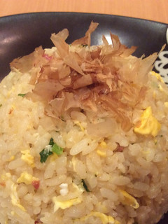 酢でサッパリ!鰹香る和風チャーハン-レシピのメイン写真