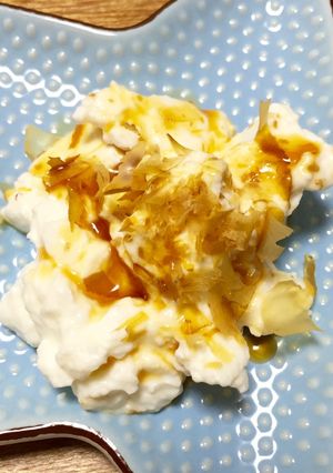 水切りヨーグルト☆カツオ節と醤油で-レシピのメイン写真