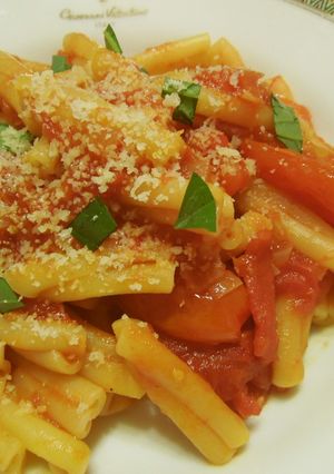 シンプルなトマトソースのショートパスタ-レシピのメイン写真