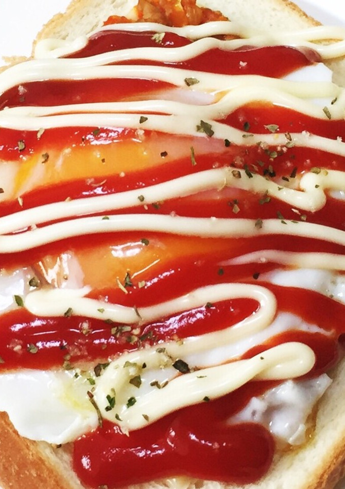ミートソース活用！目玉焼きトースト-レシピのメイン写真