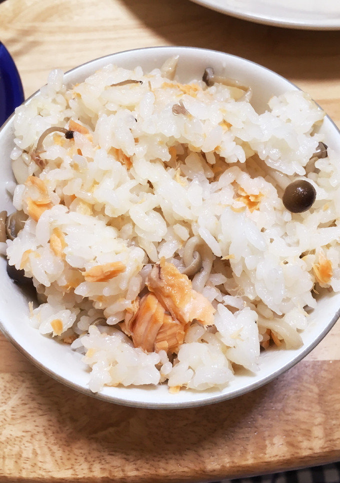 簡単♪塩鮭としめじの炊き込みご飯-レシピのメイン写真