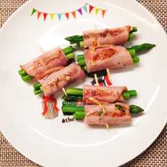 รูปของ お弁当に！ハム巻アスパラのマヨ焼き