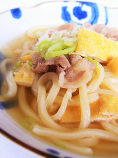 鶏味塩 de 和風だしの肉うどん-レシピのメイン写真