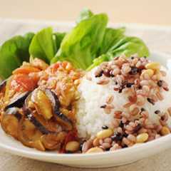 รูปของ 雑穀ごはんのワンプレートランチ