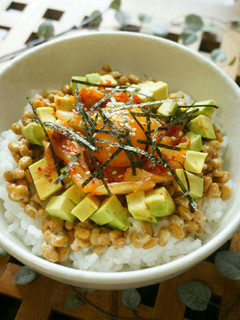 m納豆アボカドキム卵丼-レシピのメイン写真