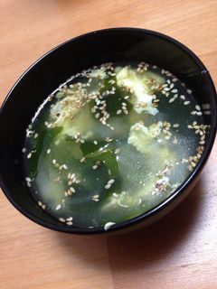 新玉ねぎとわかめ・卵のスープ-レシピのメイン写真