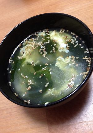新玉ねぎとわかめ・卵のスープ-レシピのメイン写真