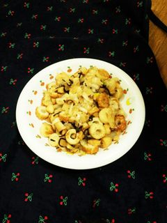 給料日前!竹輪と玉ねぎと麩の塩こぶチーズ-レシピのメイン写真