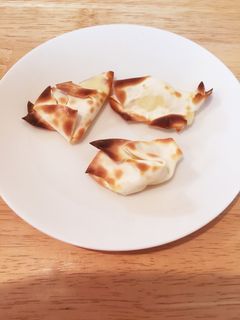 あまったぎょうざの皮で…チーズ包み焼き-レシピのメイン写真