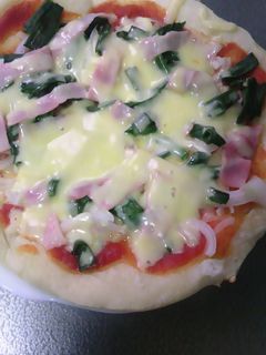 葉玉ねぎとベーコンのピザ-レシピのメイン写真