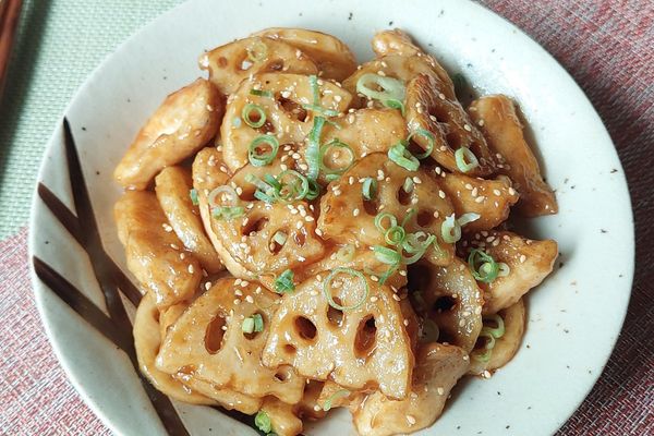 照りっ照り♪鶏むね肉とれんこんの甘酢炒め