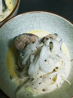 簡単❗サバ缶の新玉ねぎ乗せ-レシピのメイン写真