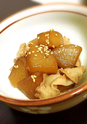 蜂蜜でツヤっと柔らか♪豚バラ大根の煮物-レシピのメイン写真