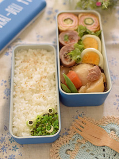 【キャラ弁】シソの実のカエル弁当-レシピのメイン写真
