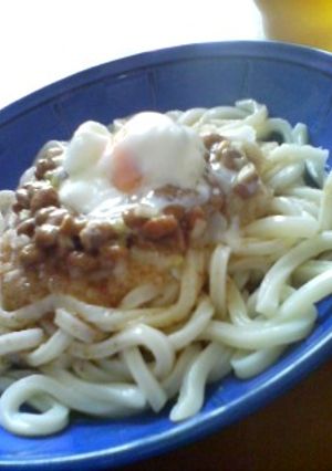 おろし納豆ぶっかけうどん～温玉のせ～-レシピのメイン写真