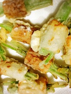 サラダの余りで♩春菊の茎とちくわの天ぷら-レシピのメイン写真
