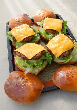 めちゃうま！レタス＆チーズバーガー-レシピのメイン写真