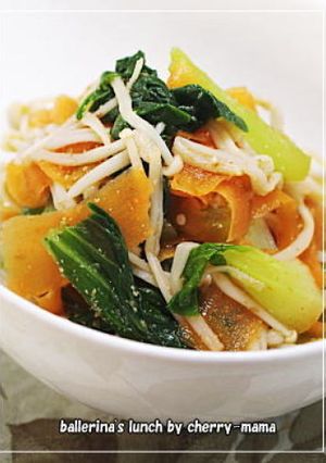チンゲン菜とにんじんの麺つゆ胡麻和え-レシピのメイン写真