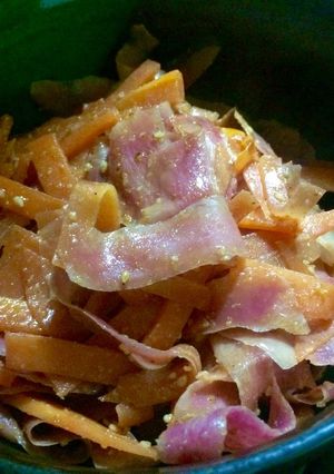 紅心大根の皮とにんじんのきんぴら-レシピのメイン写真