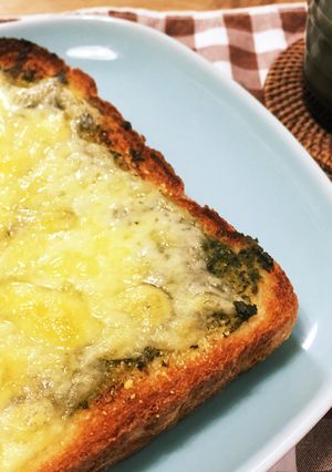 春菊ペーストのチーズトースト-レシピのメイン写真