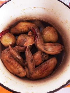 手羽先と新ジャガの煮物-レシピのメイン写真