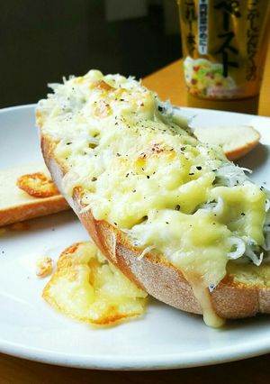 香味ペースト×しらすチーズトースト-レシピのメイン写真